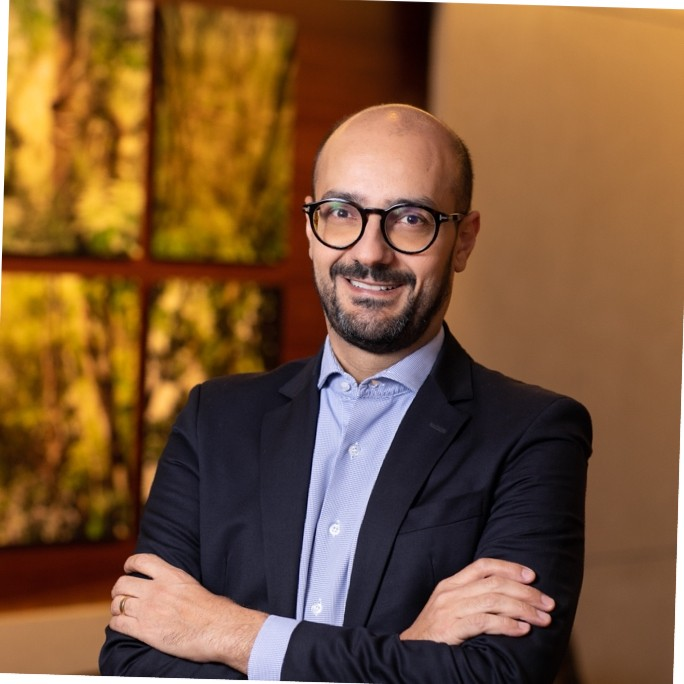 “A organização, a dinâmica de funcionamento, o financiamento e a operacionalização do Sistema servem como referência para que outros setores se aprimorem, inclusive os que ainda serão regulamentados nos próximos anos.”